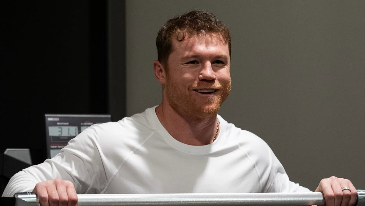 В UFC приняли неожиданное решение по бою Сауля Альвареса